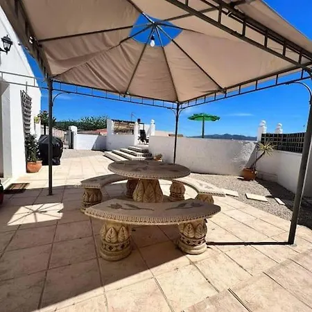 Rustic With Mountain & Castle Views And Pool *
