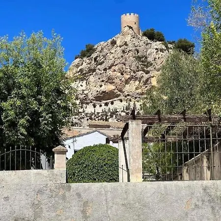 Rustic With Mountain & Castle Views And Pool Villa