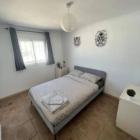 Rustic With Mountain & Castle Views And Pool Villa Castalla